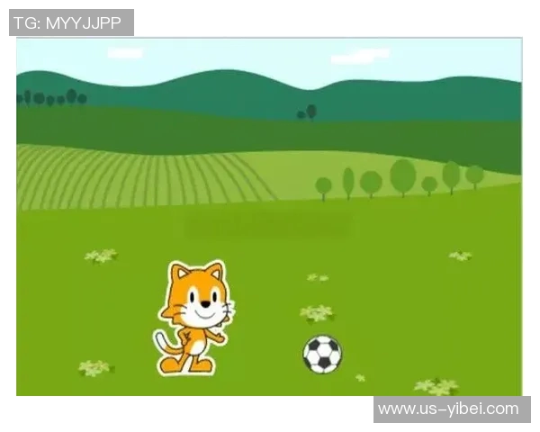 小猫小狗快乐踢足球的趣味比赛与友谊故事
